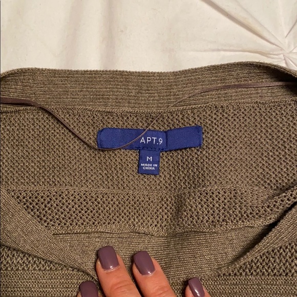 Sweater - Picture 4 of 5